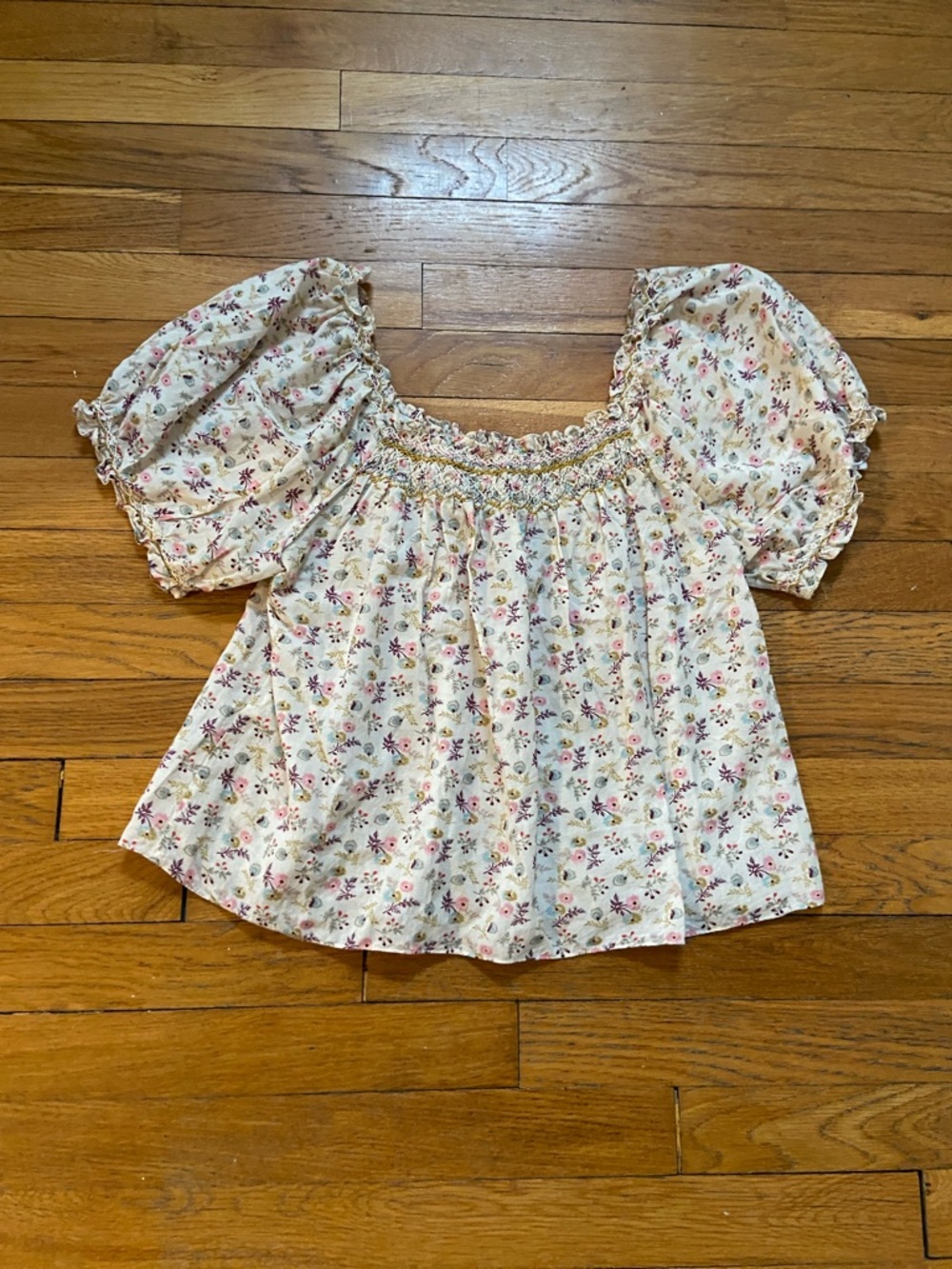 Doen Cream Floral Smocked Puff Sleeve Blouse